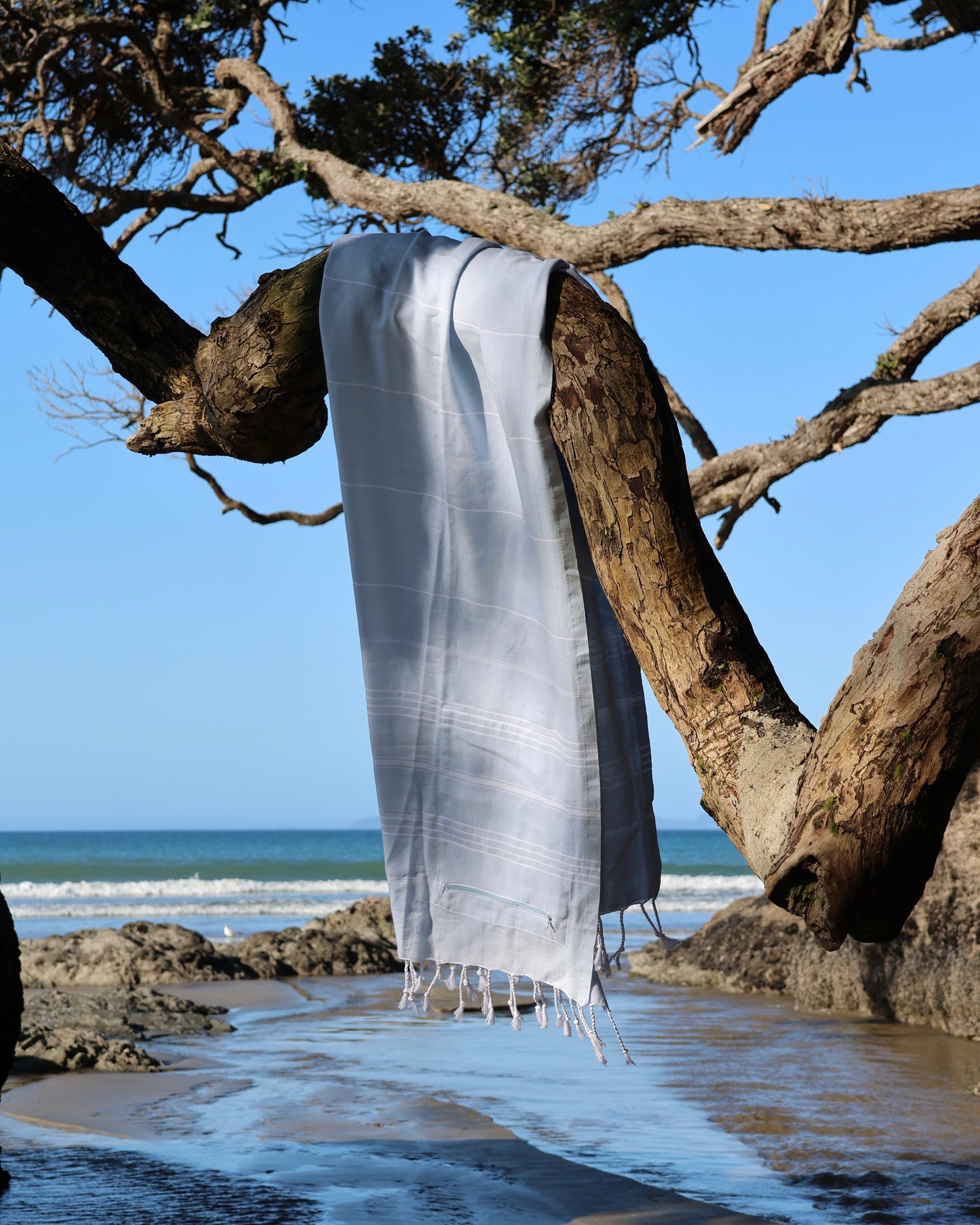 Turkish Beach Towel with Zipper Pocket - Baby Blue