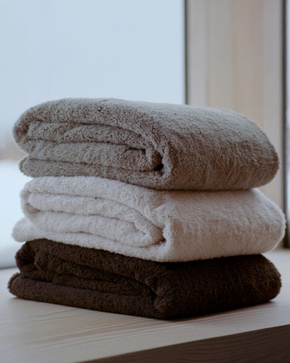 Hommey Faux Fur Throw Blanket - Warm Grey - New!