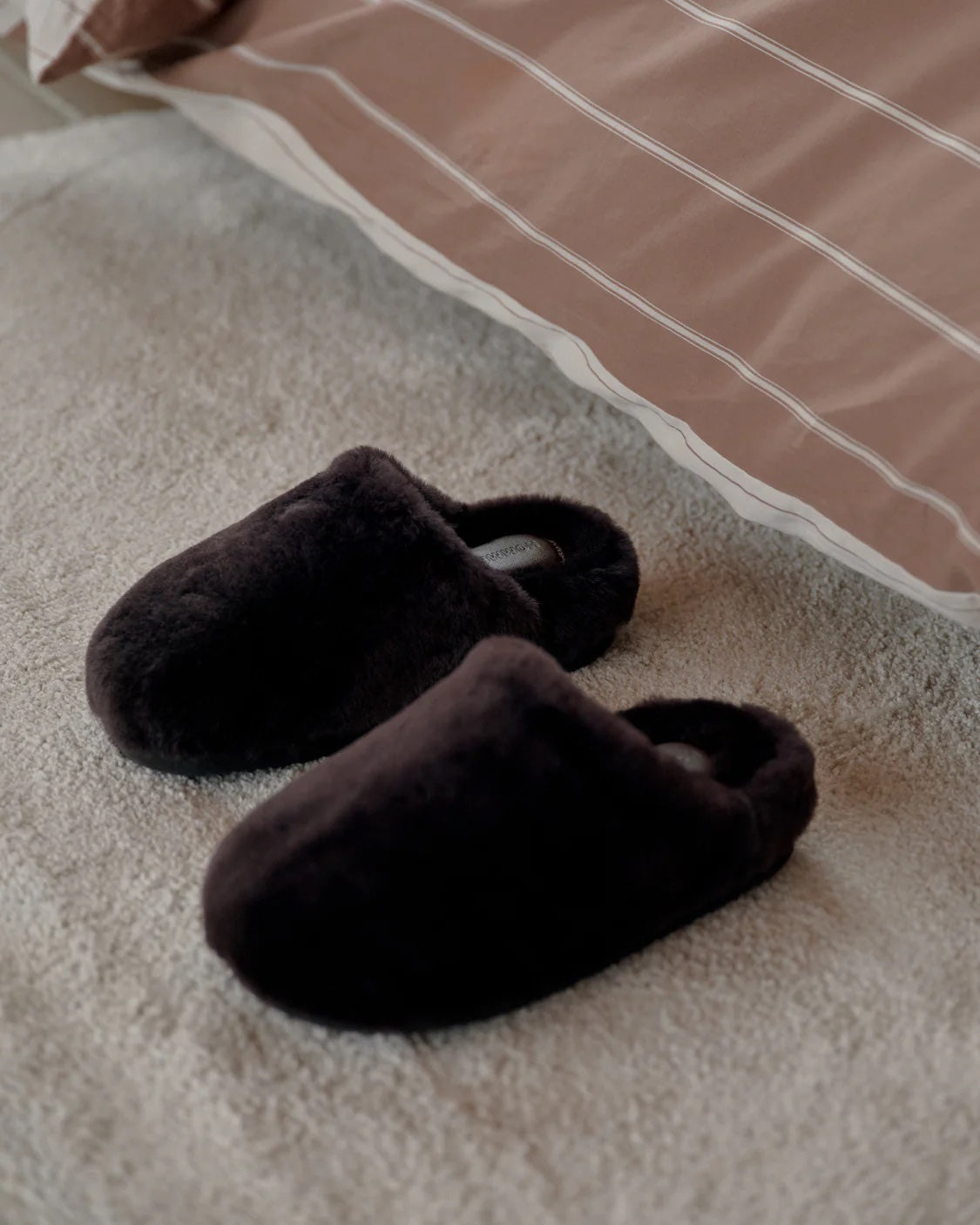 Hommey Sheepskin Slippers Chocolate