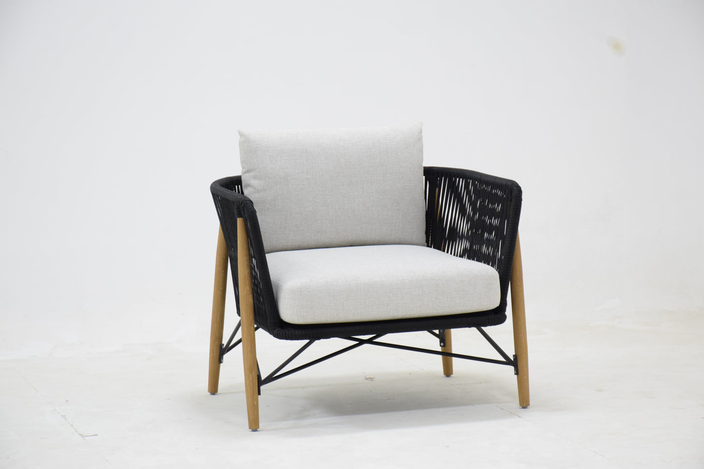 Roys Outdoor Lounge Chair