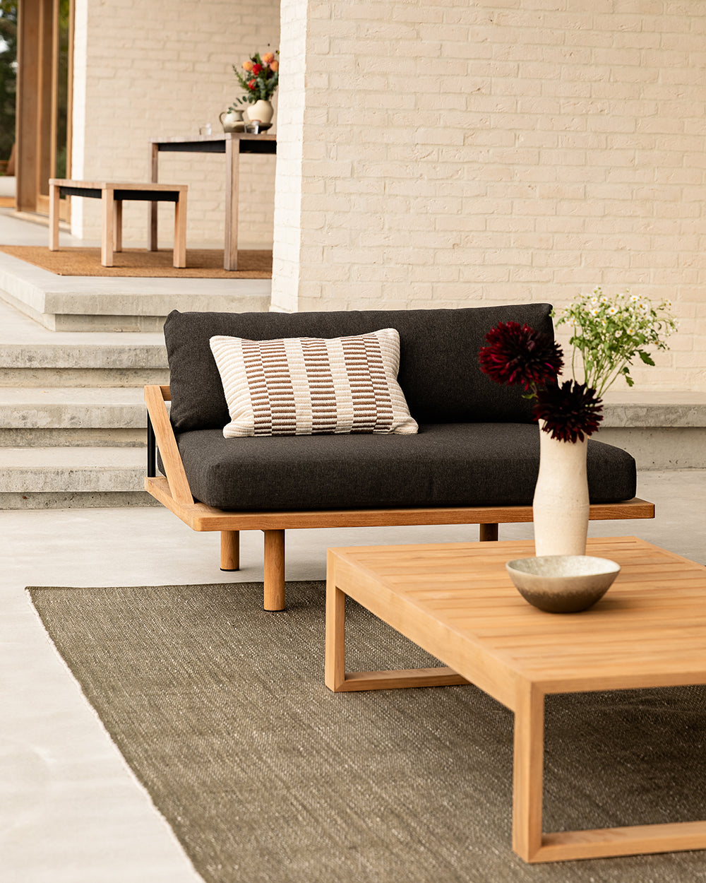 Heaphy Outdoor Chair - Ebony